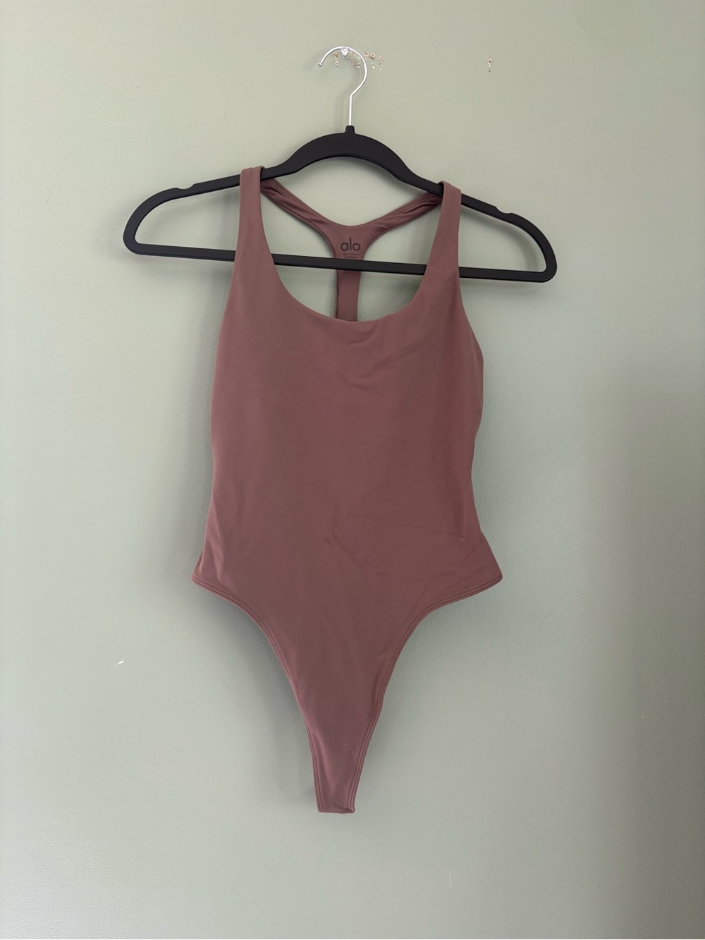 ALO Yoga Light Brown Scoop-Back One-Piece Bodysuit - Picture 1 of 4